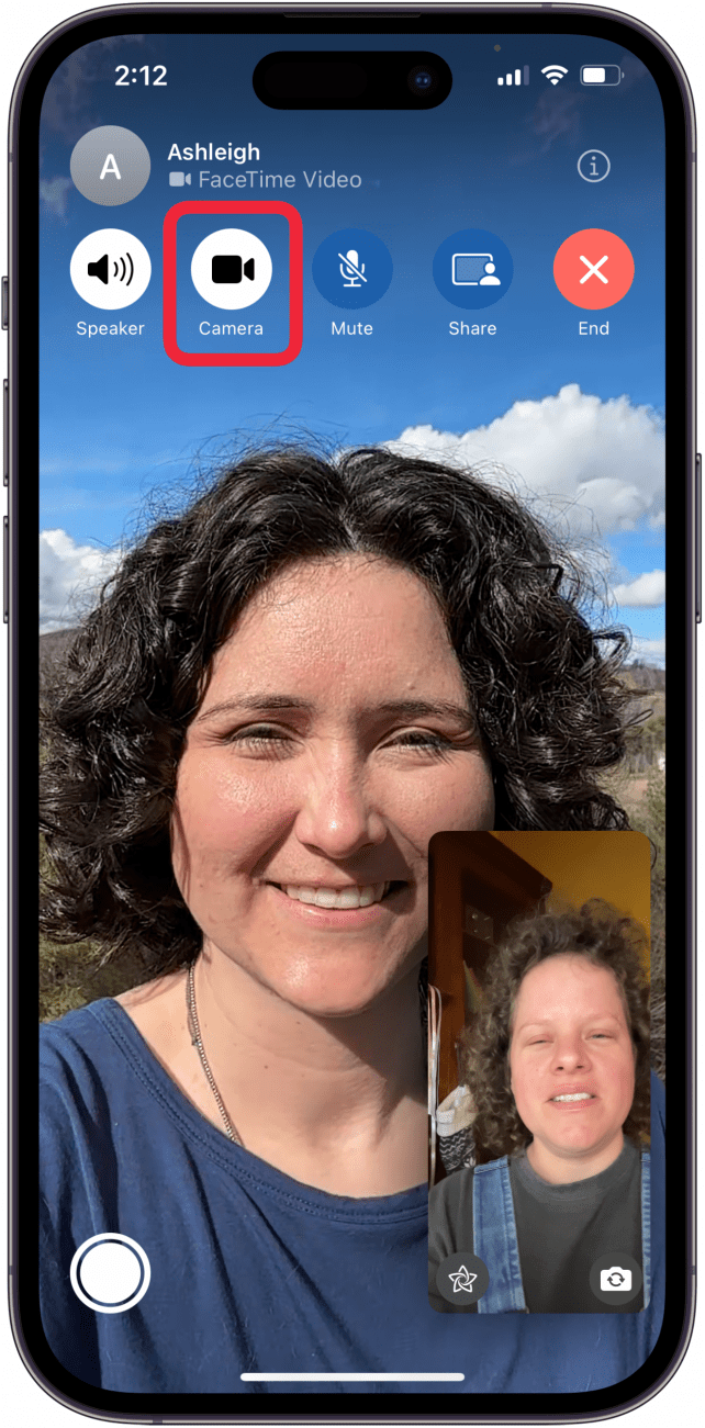 appuyez sur l'écran FaceTime pour voir les options du menu et assurez-vous que la caméra est allumée