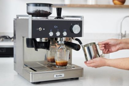 Cette machine a cafe en grains est maintenant a 50
