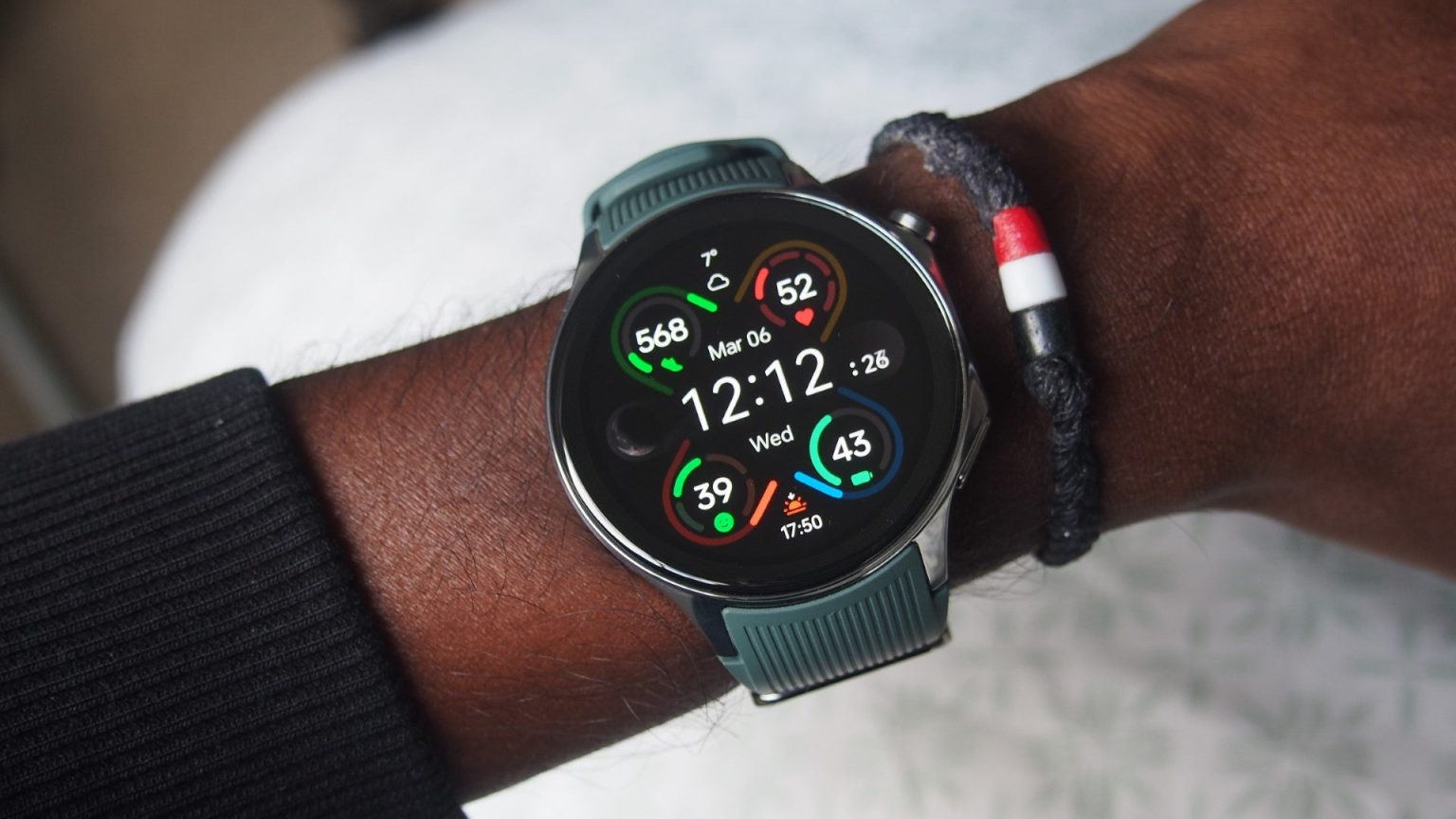 La Nordic Blue OnePlus Watch 2 pourrait etre ma montre