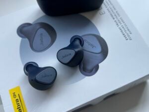 Jabra Elite 4 coûte moins de 50 £ pour une durée limitée