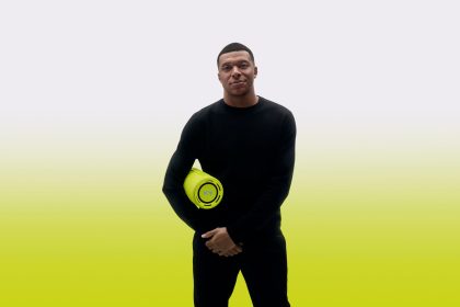1715336700 Loewe presente Kylian Mbappe sur le theme We Enceinte Bluetooth