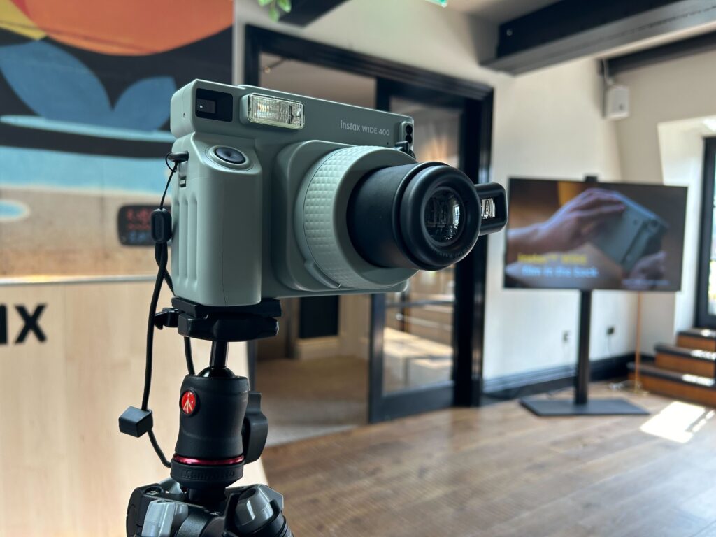 Instax Wide 400 sur trépied