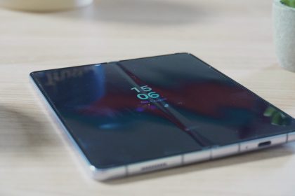 Unite factice du Samsung Galaxy Z Fold 6 reperee dans