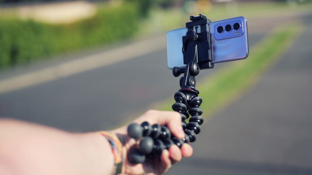 Joby GripTight Pro 2 GorillaPod utilisé comme perche à selfie