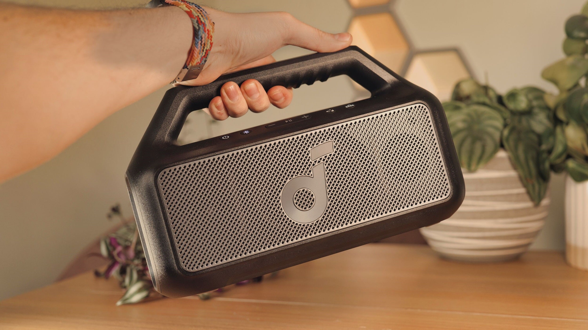 1722333635 Vous prevoyez un barbecue Cette enceinte a prix