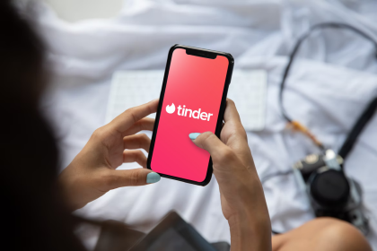La nouvelle IA de Tinder choisira vos photos les plus