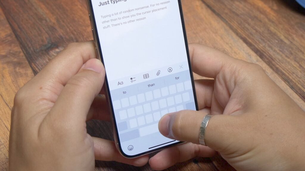 Clavier trackpad dans iOS 18