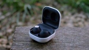 Galaxy S23 FE + Buds FE gratuits + offre de remboursement de 100 £