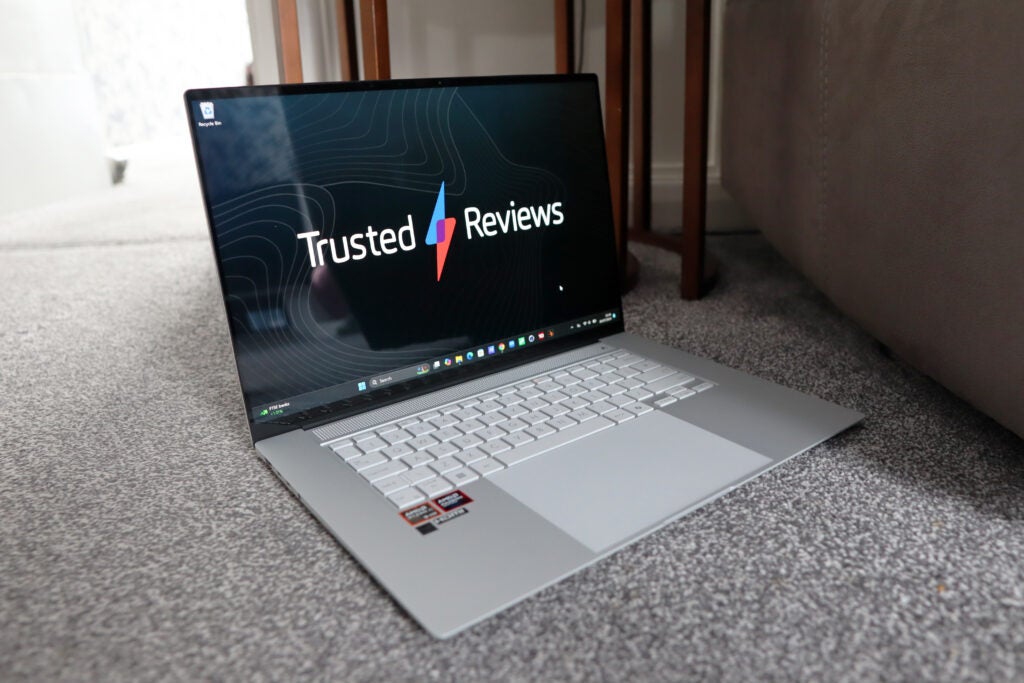 Profil - Asus Zenbook S 16 (2024)