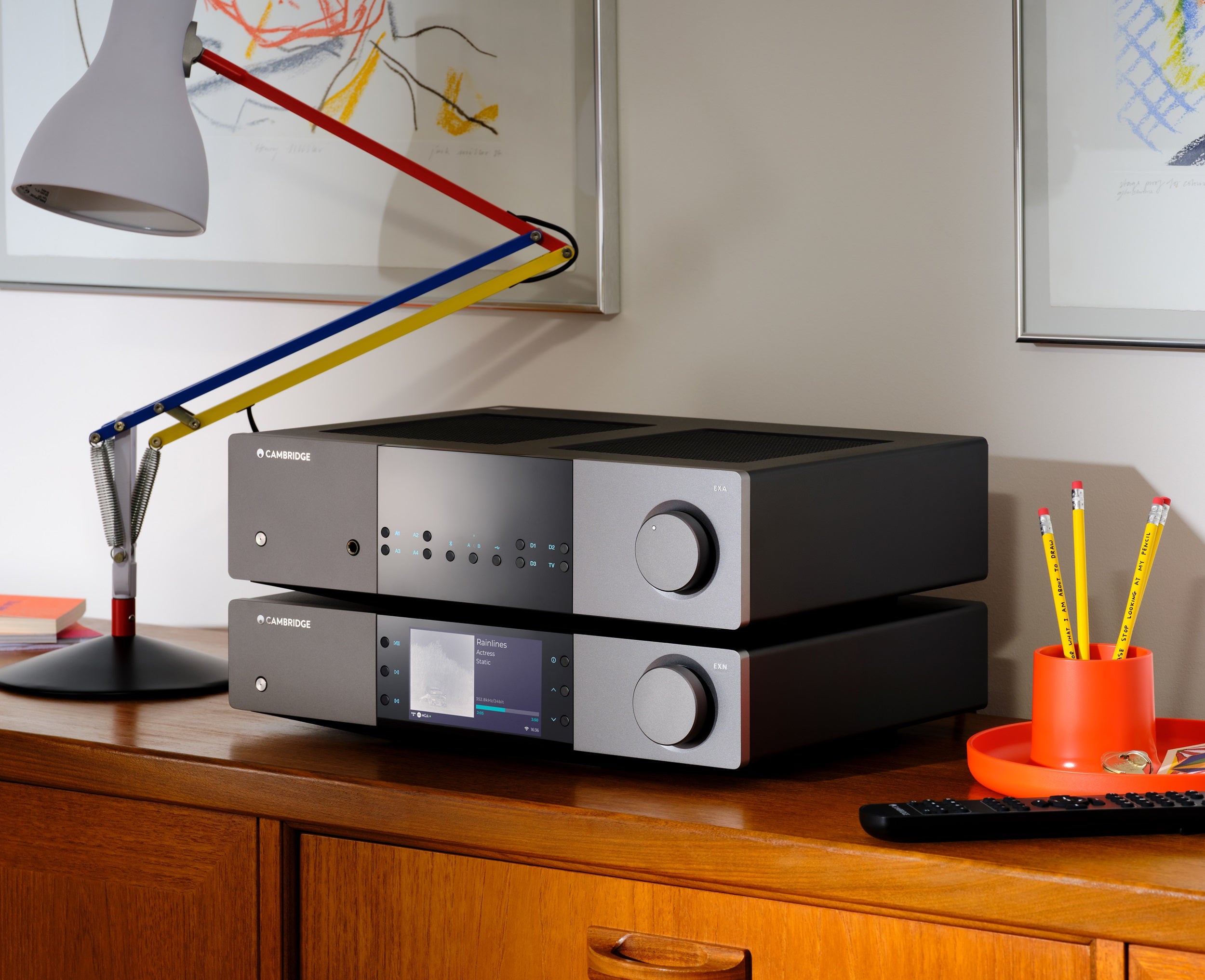 1728486746 Cambridge Audio lance un amplificateur stereo et un streamer de