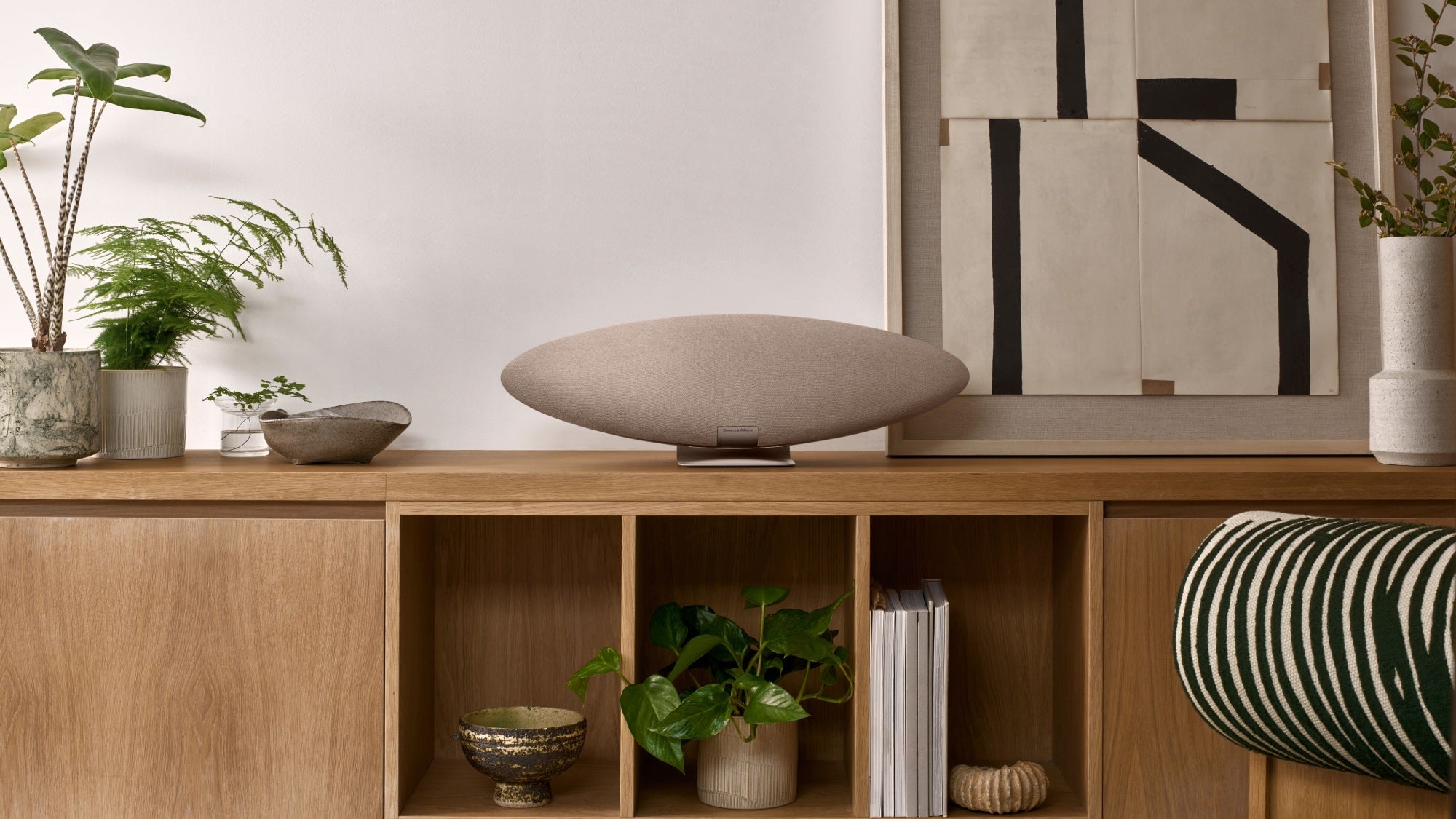 1728987871 Bowers and Wilkins met a jour le haut parleur emblematique Zeppelin