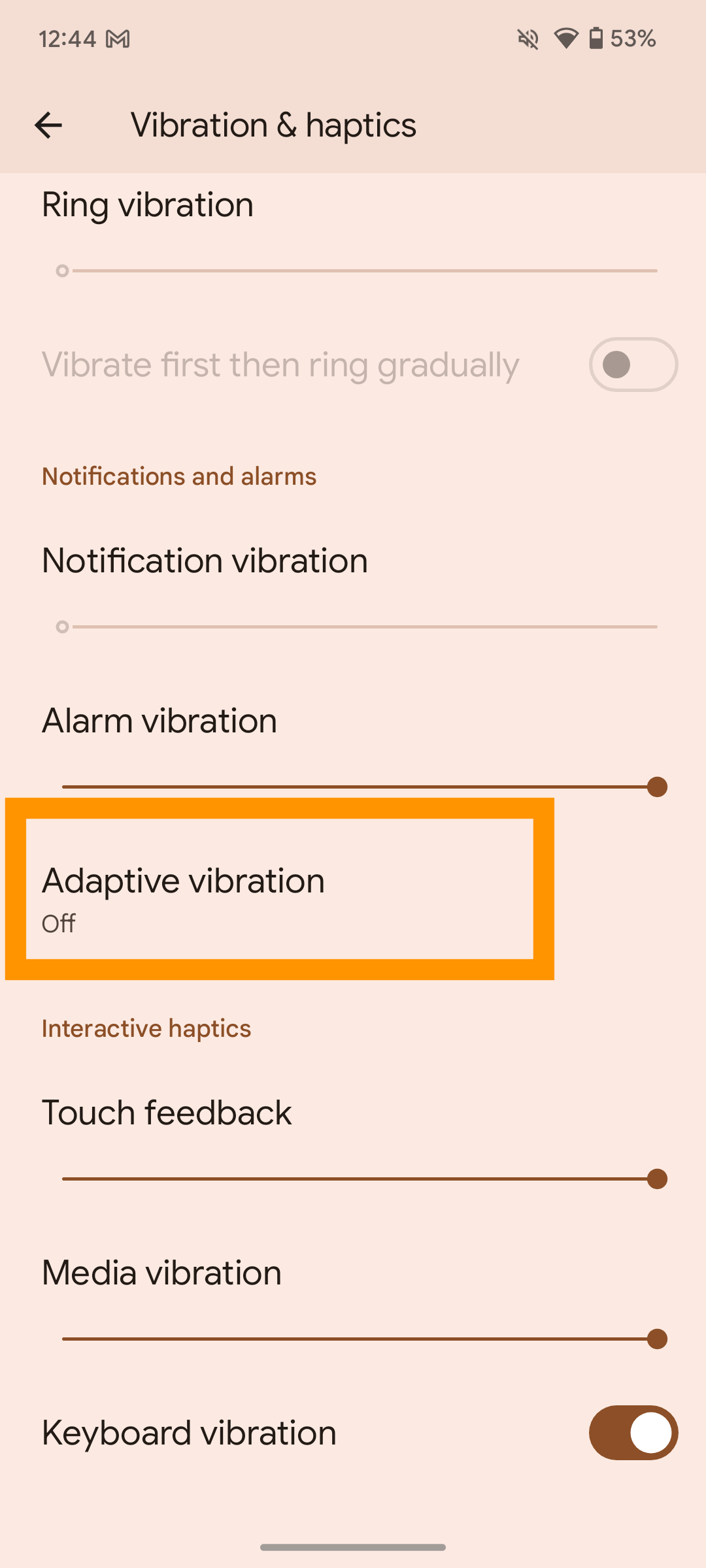 1729874180 750 Comment activer la vibration adaptative dAndroid 15