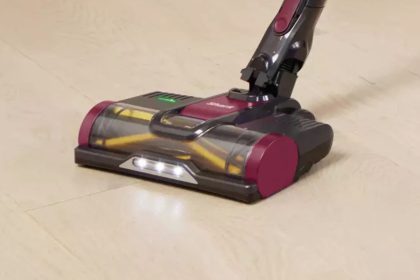 Le puissant aspirateur sans fil de Shark est a moins