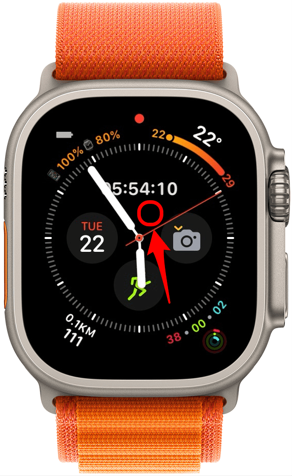 Sur votre Apple Watch, appuyez longtemps sur le visage de la montre.