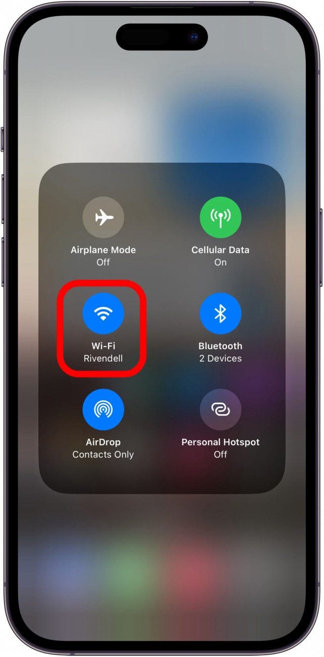 Contrôle du réseau iPhone avec icône wifi encerclé en rouge