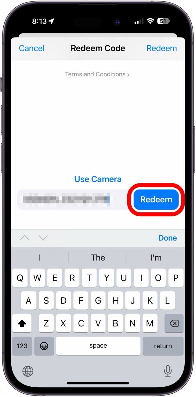 Écran de réédite de code de l'App Store Un code entré dans le champ d'entrée de texte et un cercle rouge autour du bouton RECORD