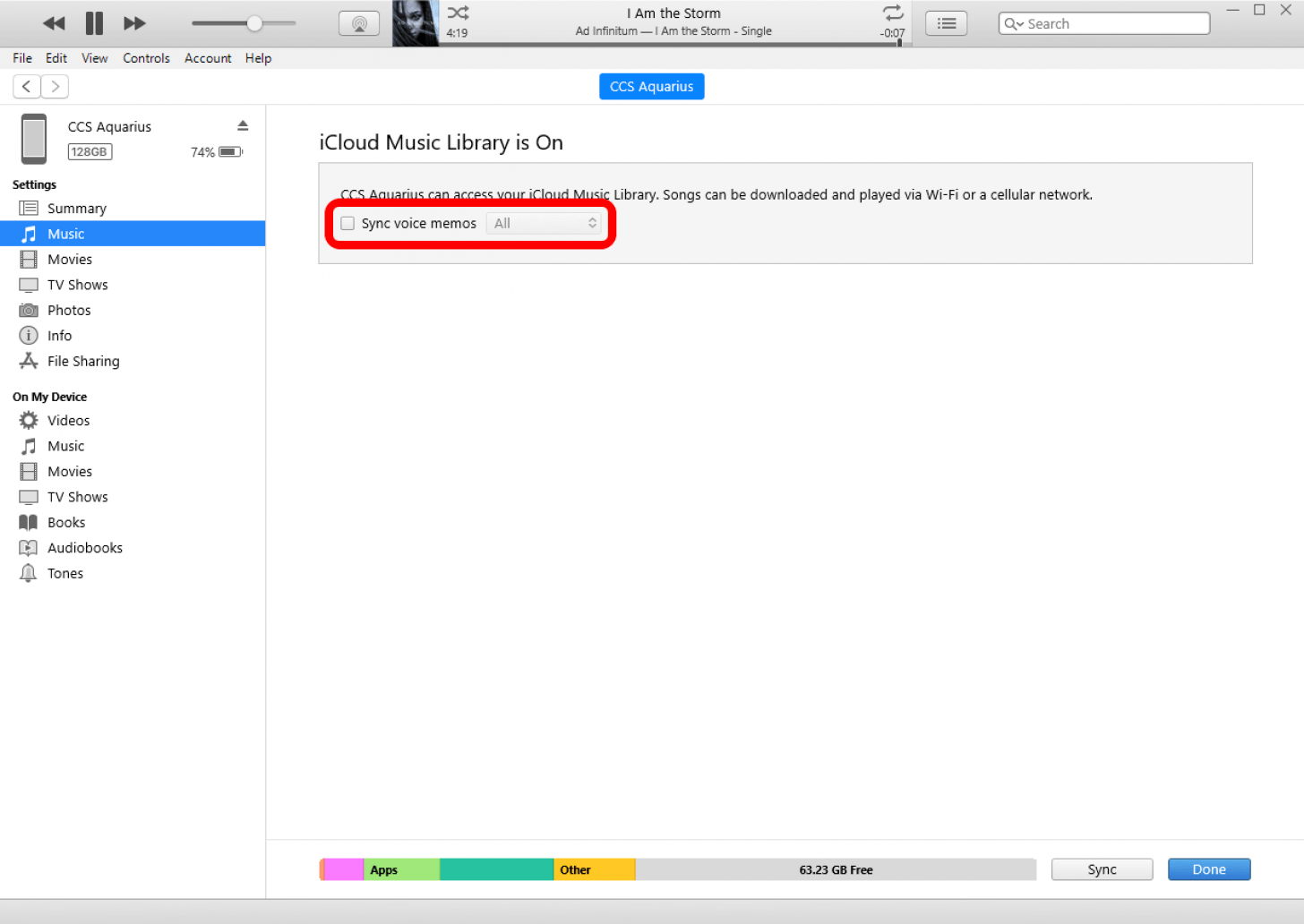 L'écran de musique pour un iPhone connecté dans iTunes, avec l'option Sync Voice Memos marquée.