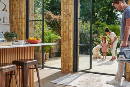 Le nettoyeur de tapis a main pratique de Vax est