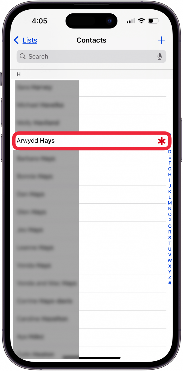 Appuyez sur un nom de contact dans l'application Comtacts Appuyez sur un nom de contact dans l'application Comtacts