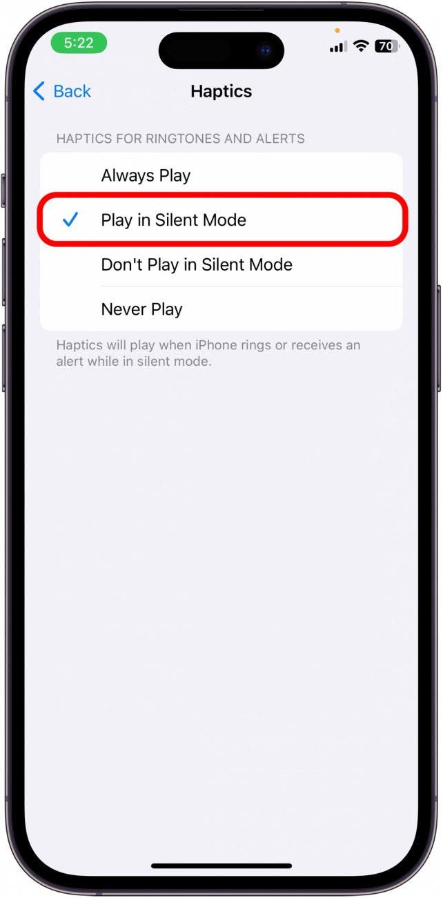 Appuyez sur Play en mode silencieux pour définir l'iPhone sur vibrer même en mode silencieux Appuyez sur Play en mode silencieux pour définir l'iPhone sur vibrer même en mode silencieux