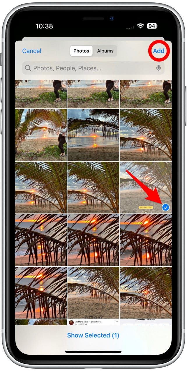 Appuyez sur les photos et les vidéos que vous souhaitez inclure, puis appuyez sur Ajouter.