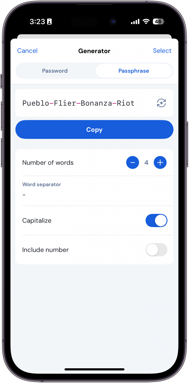Une capture d'écran de l'application Bitwarden iPhone affichant un mot de passe généré de manière aléatoire
