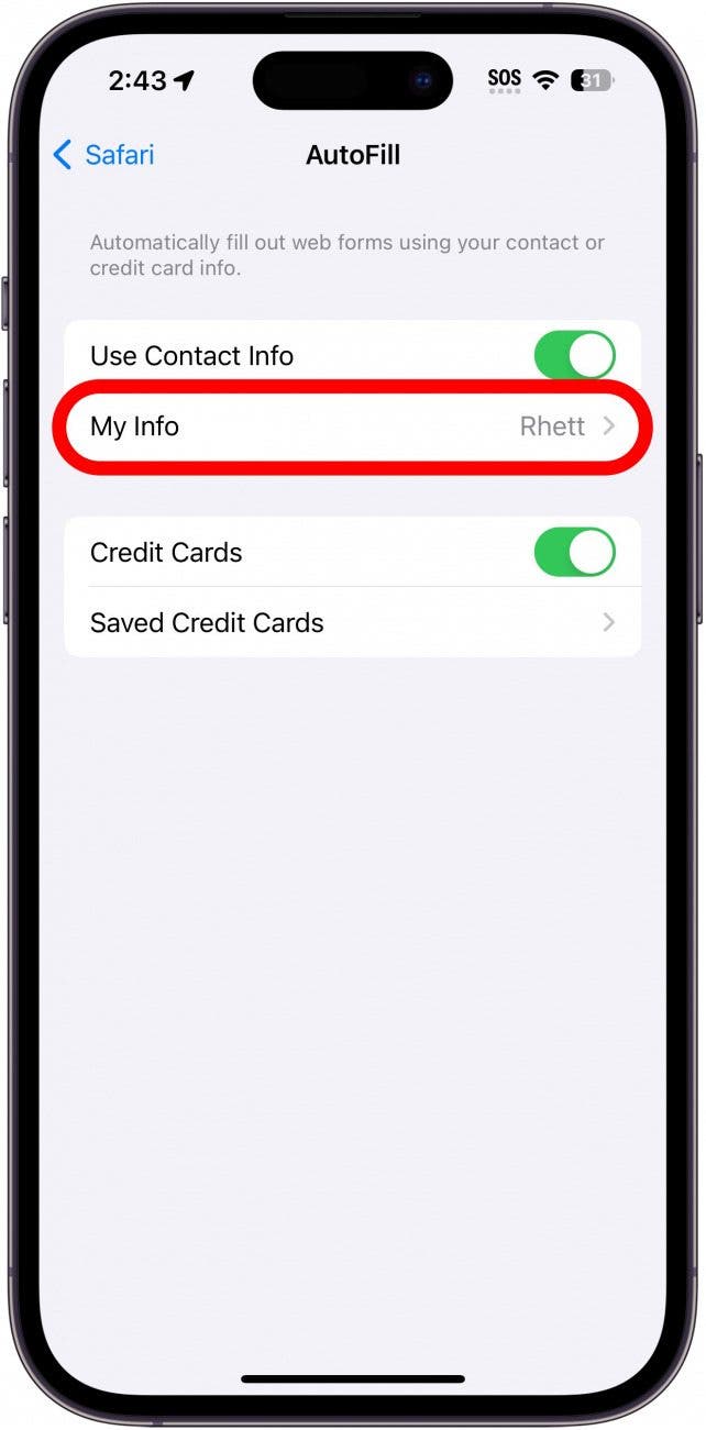 Paramètres d'iPhone Safari Autofofill avec mes informations encerclées en rouge