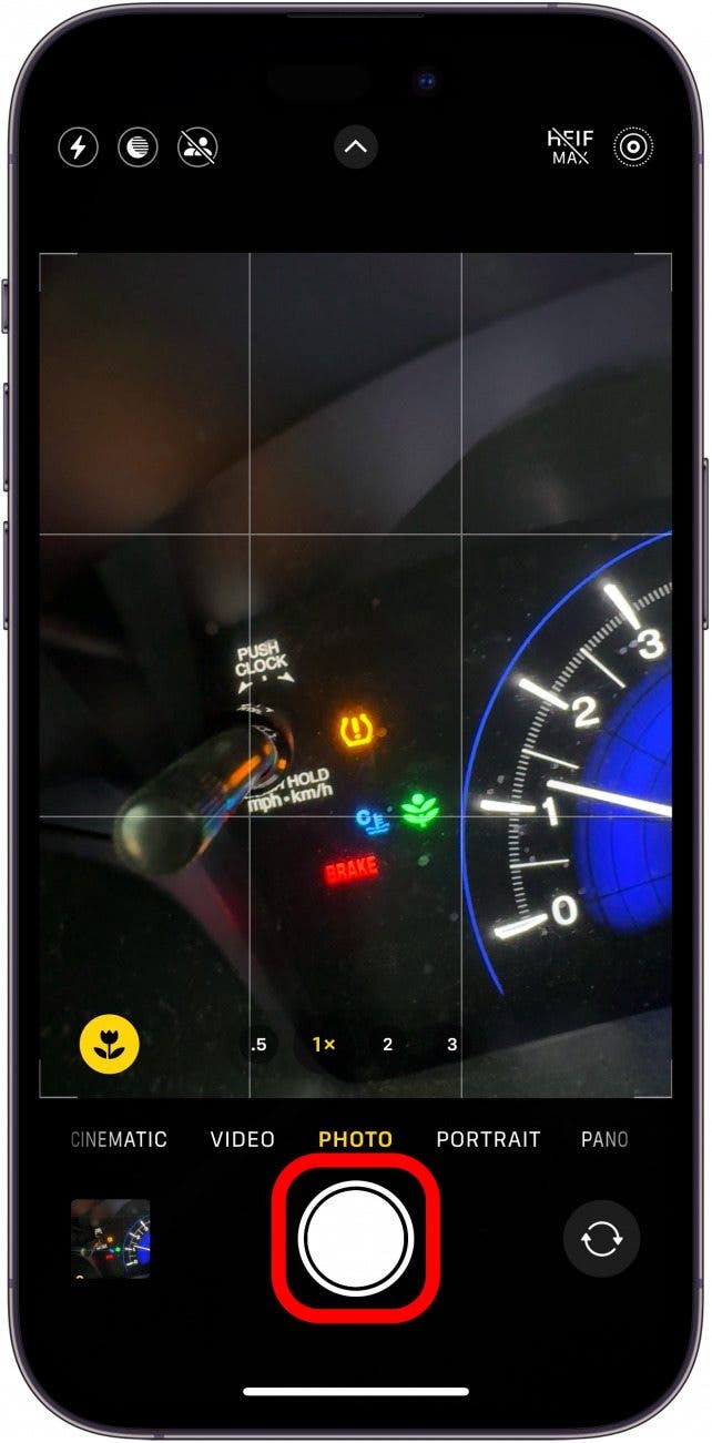 Application de caméra iPhone avec une boîte rouge autour du déclencheur