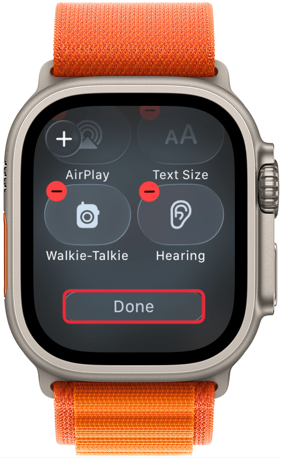 Une capture d'écran du centre de contrôle sur Apple Watch en mode édition avec une boîte rouge autour du bouton Terminé