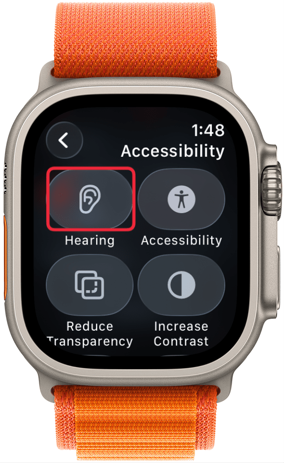 Une capture d'écran des options d'accessibilité Apple Watch pour le centre de contrôle avec une boîte rouge autour de l'audition
