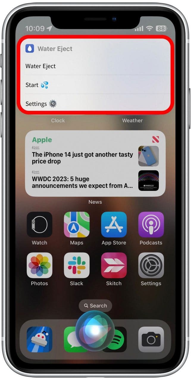 Vous pouvez également exécuter ce raccourci avec Siri. Activez Siri soit en disant « Hey Siri » ou en appuyant longuement sur le bouton latéral, puis en disant « Éjection d'eau ».