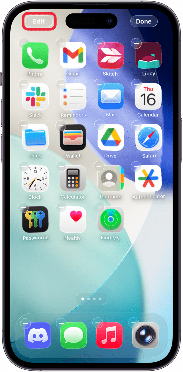 mode d'édition de l'écran d'accueil de l'iphone avec un cadre rouge autour du bouton d'édition