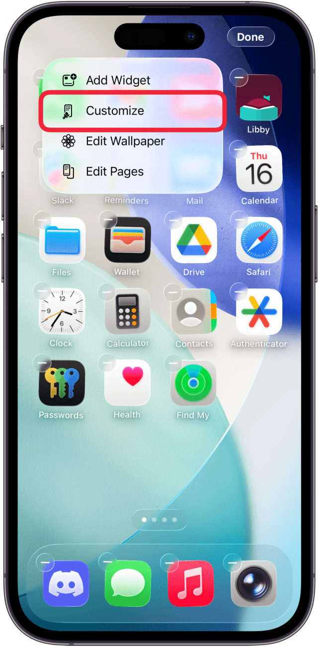 mode d'édition de l'écran d'accueil de l'iphone avec un cadre rouge autour du bouton de personnalisation