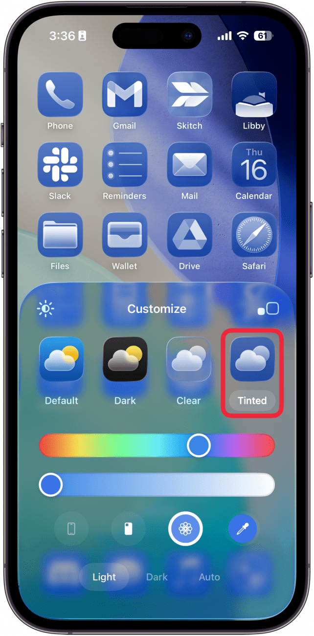 menu de personnalisation de l'écran d'accueil de l'iphone avec un cadre rouge autour du paramètre d'icône teintée