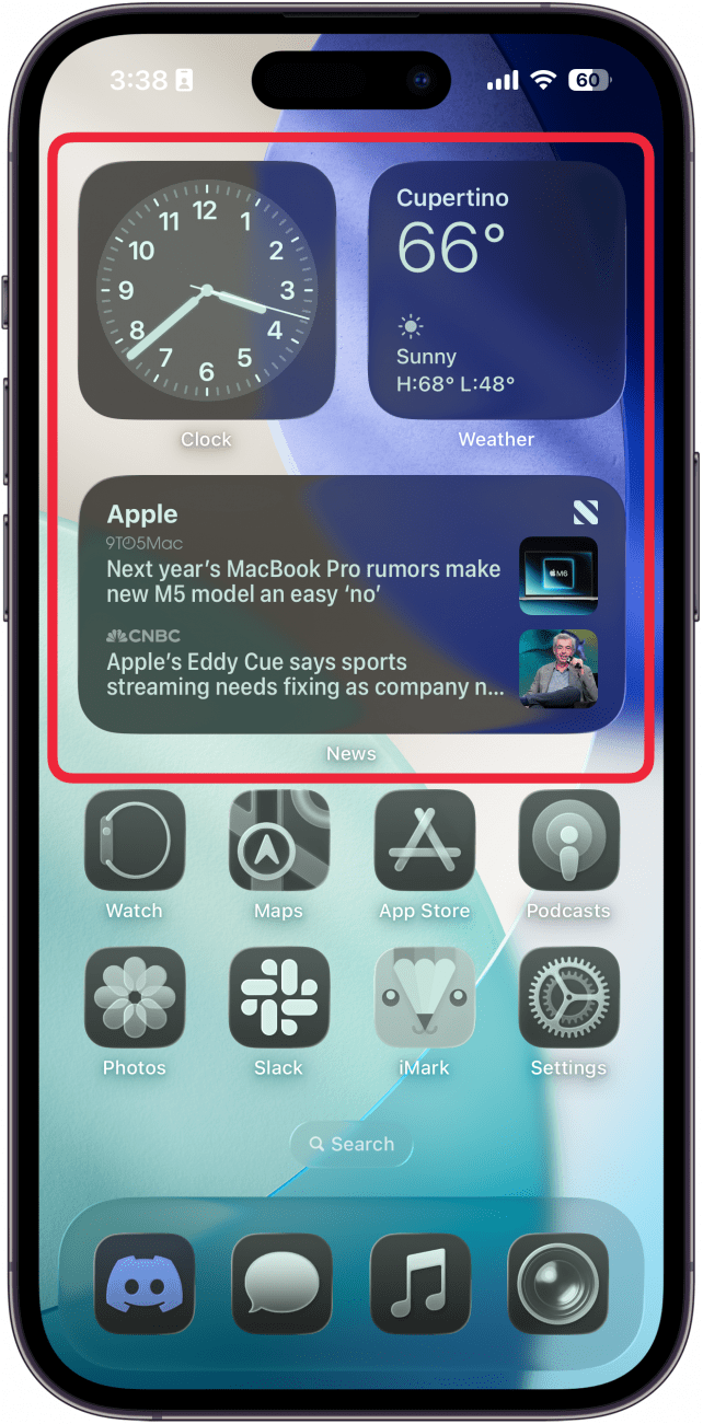 écran d'accueil de l'iphone avec des icônes et des widgets teintés, avec un cadre rouge autour des widgets, indiquant que les options de personnalisation des couleurs se sont également appliquées aux widgets
