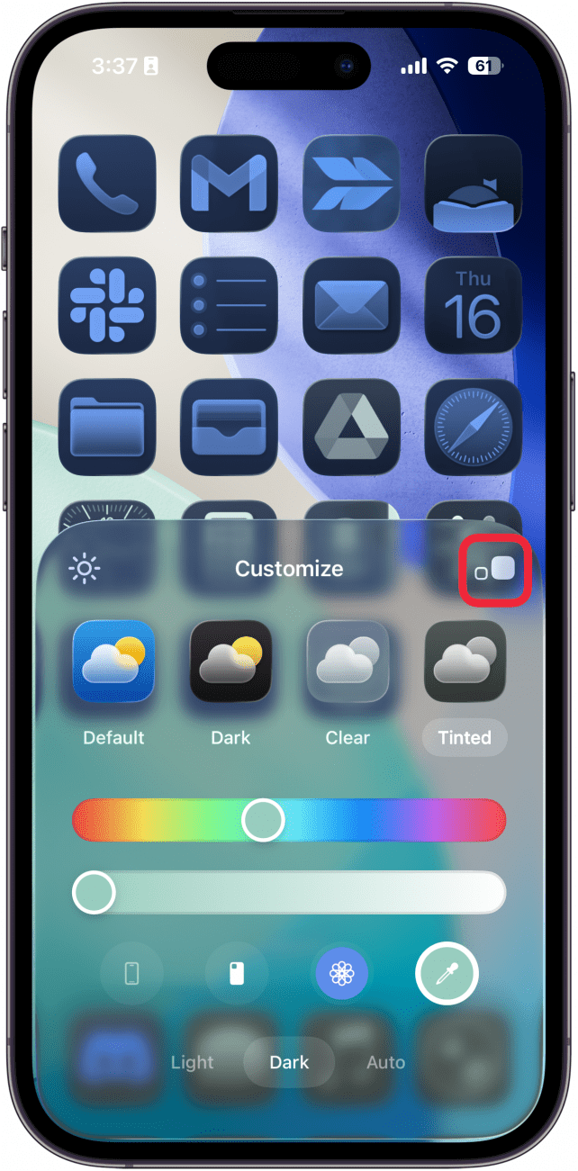Menu de personnalisation de la teinte de l'application de l'écran d'accueil de l'iPhone avec un cadre rouge autour des petits et grands boutons d'icônes