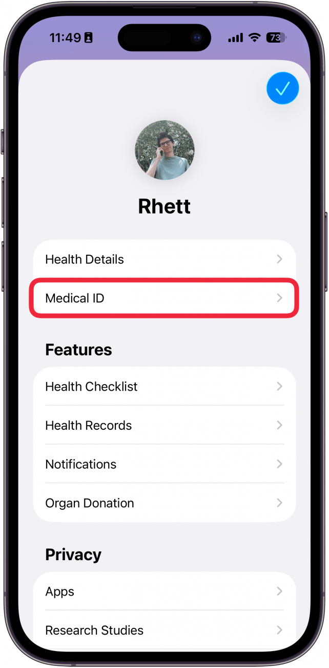 une capture d'écran des paramètres de l'application Santé avec un cadre rouge autour de l'identifiant médical