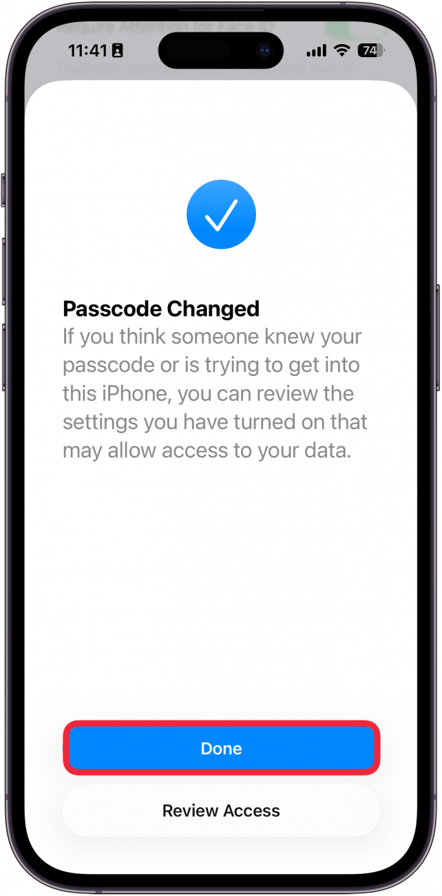 une capture d'écran du processus de changement de mot de passe sur iPhone avec un cadre rouge autour du bouton Terminé