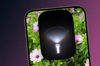 Allumez la lampe de poche et lappareil photo a partir